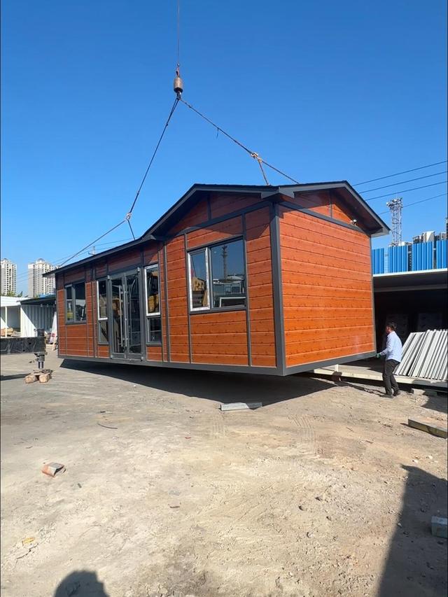 移動板房集成房屋住人集裝箱